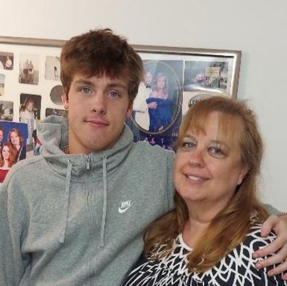 Meet your Posher, Janet - Picture 1 of 1